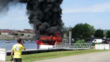 Pont-à-Mousson : un bateau détruit par le feu