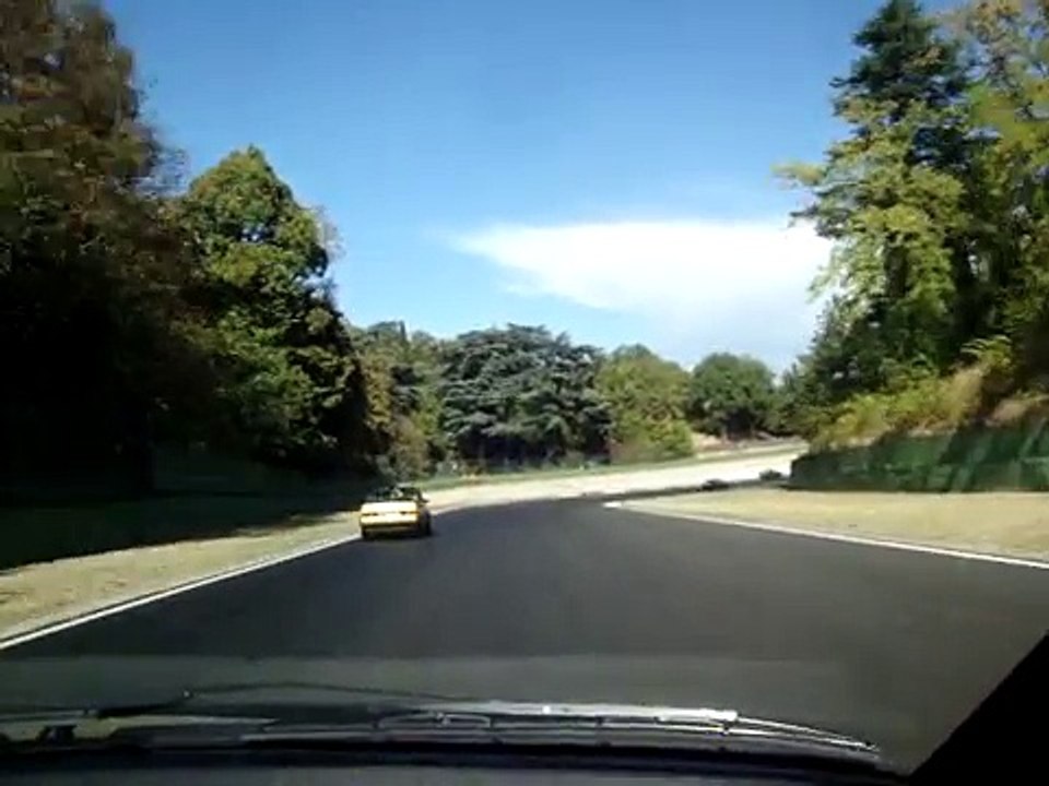 Alfa Romeo Alfetta GTV 2.0 in pista ad Imola