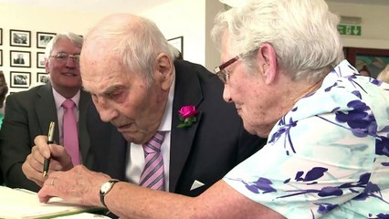 بريطانيان أكبر عروسين في العالم