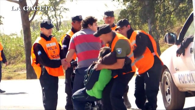 Brutalidad policial: un grupo de uniformados golpea a dos jóvenes tucumanos