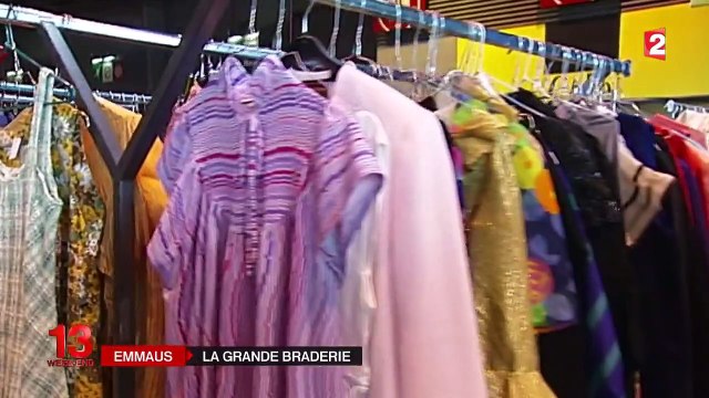 Emmaüs : grande braderie à la porte de Versailles