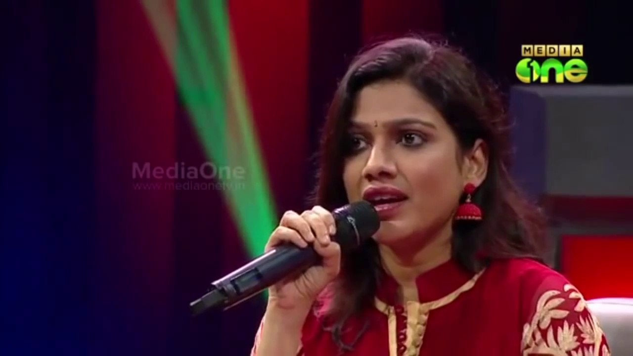 Raat Bhi Neend Bhi Kahaani Bhi.. Gayathri-Asokan