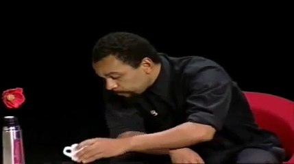 DIEUDONNé Show  La salle d attente du Tribunal Sketch !!