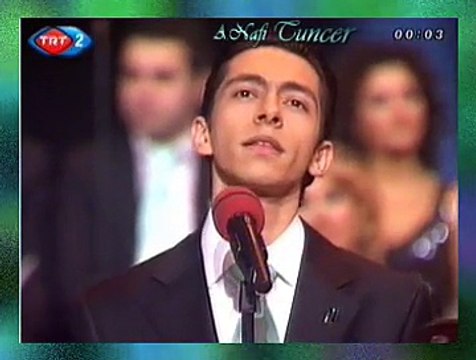 Sefer KARABÜK *Ellere Uzaktan Bak Bana Yakın Gel*