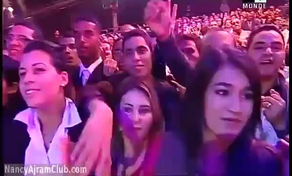 Nancy Ajram - Einy Aleik Live (2M 2011)