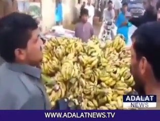 Azad  Kashmir Police badly insulting poor vendor for not giving them fruit for free