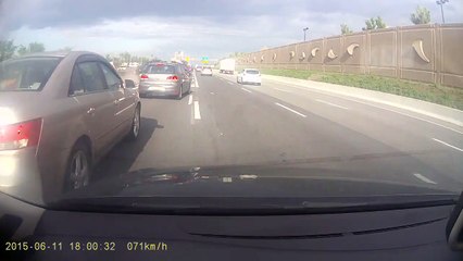L'impressionnant carambolage d'un taxi à Montréal