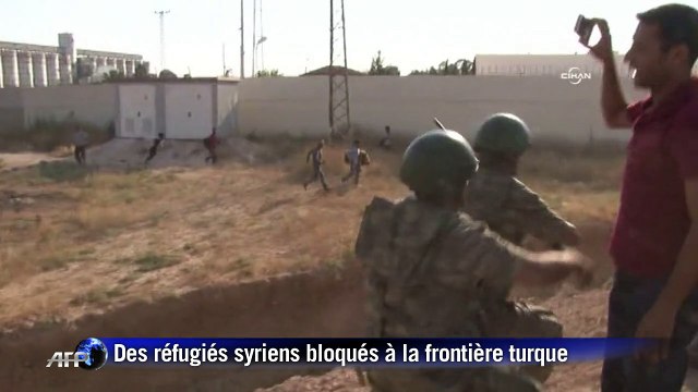 Des milliers de réfugiés syriens bloqués à la frontière turque