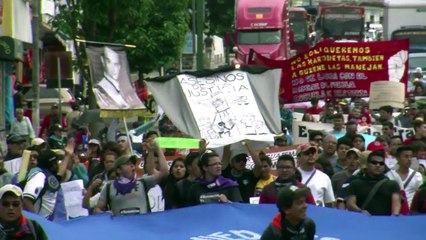 Milhares pedem renúncia do presidente da Guatemala