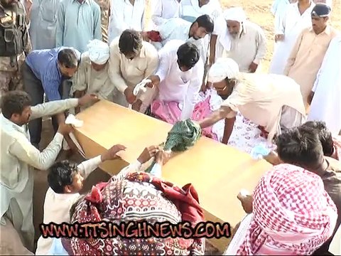 ٹوبہ ٹیک سنگھ وزیرستان میں شہید ہونے والے پاک آرمی کے نوجوان رانا زاہد کو آبائی گاوں میں سپر دخاک کردیا گیا