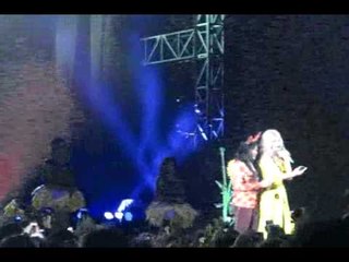 Katy Perry Learns Bahasa Indonesia & selfie with a fan @ The Prismatic Tour Jakarta 150509