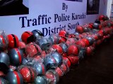 ▶ This fighting scene is from free distribution of helmets in karachi