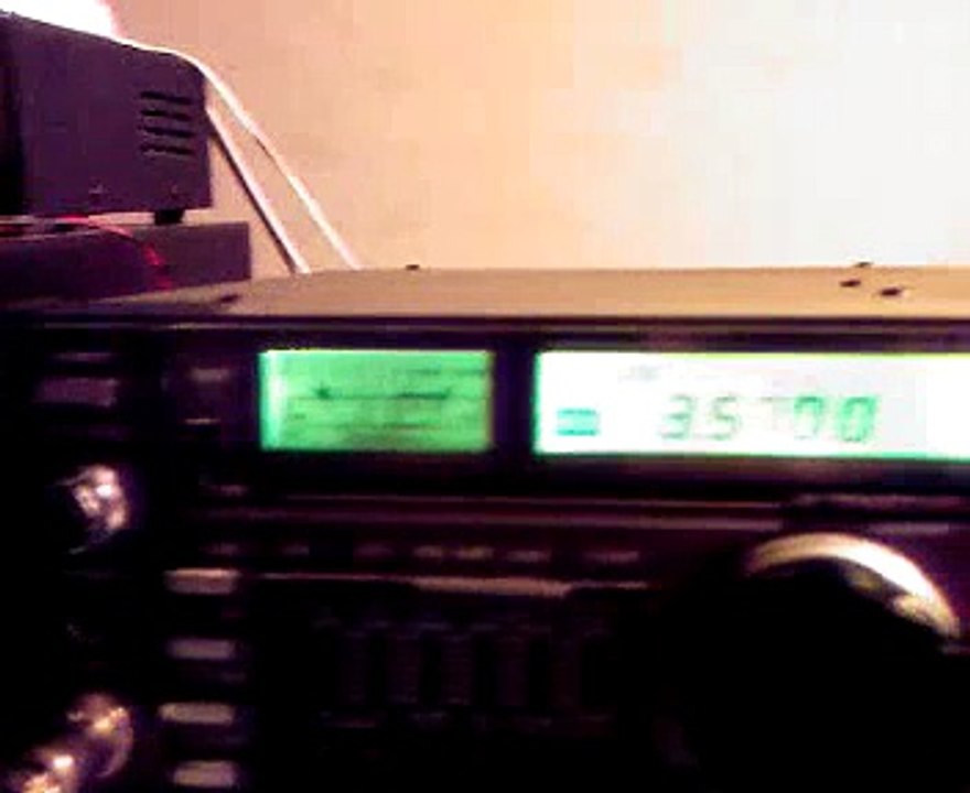 Icom IC 735