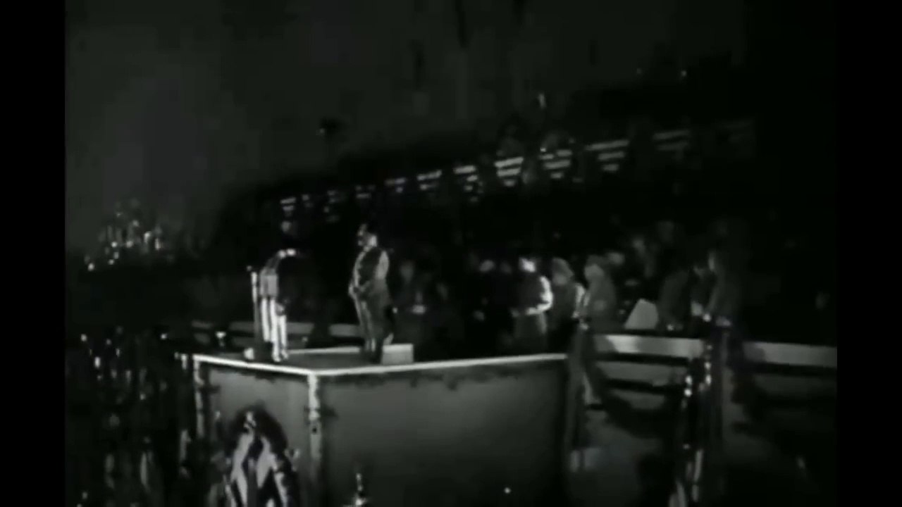 O menino Adolf Hitler.