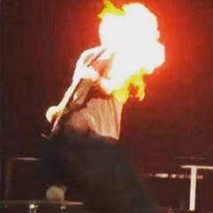 Michael Clifford Of 5 Seconds Of Summer Burned During Show In London !!! FULL VIDEO !!!