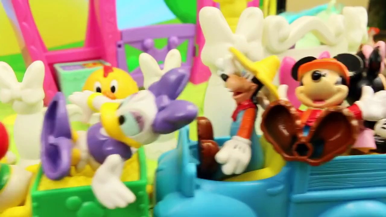 Minnie Mouse Park Play Set and Mickey Mouse with Donald Duck at the Peppa Pig Playground