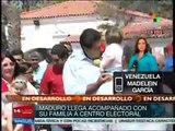 Nicolas Maduro llega acompanado con su familia a centro electoral 14.04.2013 (Maduro głosuje)