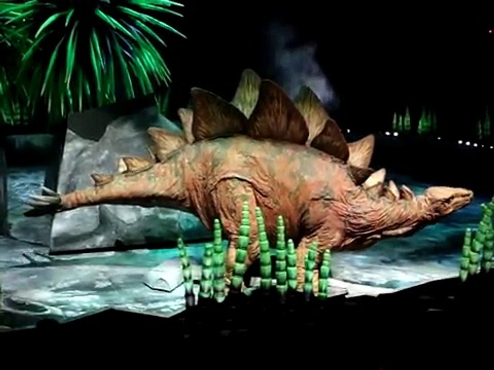 Walking with Dinosaurs 'Stegosaurus vs Allosaurus'