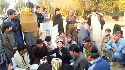 Imran khan zindabad pashto song, pashto dance, tapay tang takor, rabab mangay, funny pathan,