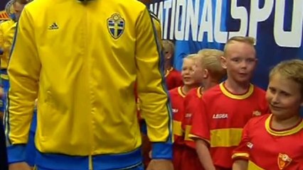 Two kids priceless reaction to see Zlatan Ibrahimovic