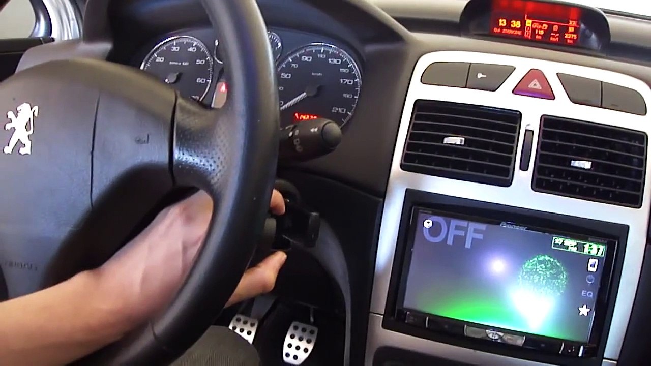 Pioneer AVH 8450 / 8480 com Interface para Peugeot 307 (AVH-8450BT / AVH-8480BT)