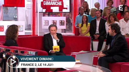 Michel Drucker s'intéresse à... l'entrejambe de Julien Doré !