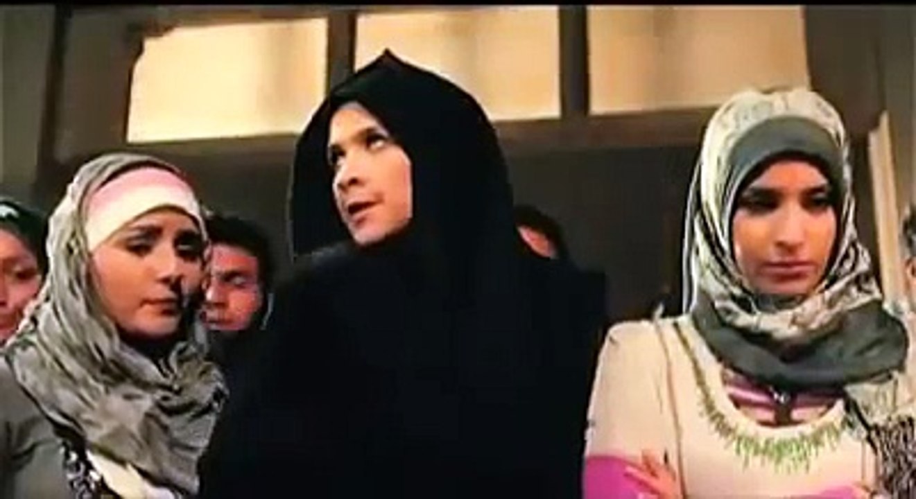 الثلاثة يشتغلونها - يمكن بتشتي مع الشرطة