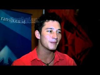 Mike Lewis Merasa Tertantang Jadi Presenter Gosip