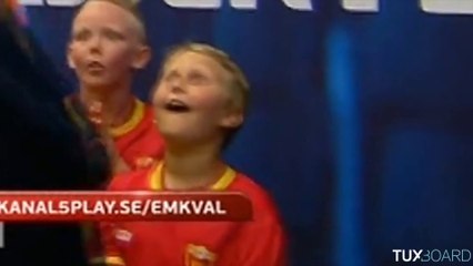 La réaction géniale de deux enfants en voyant Zlatan