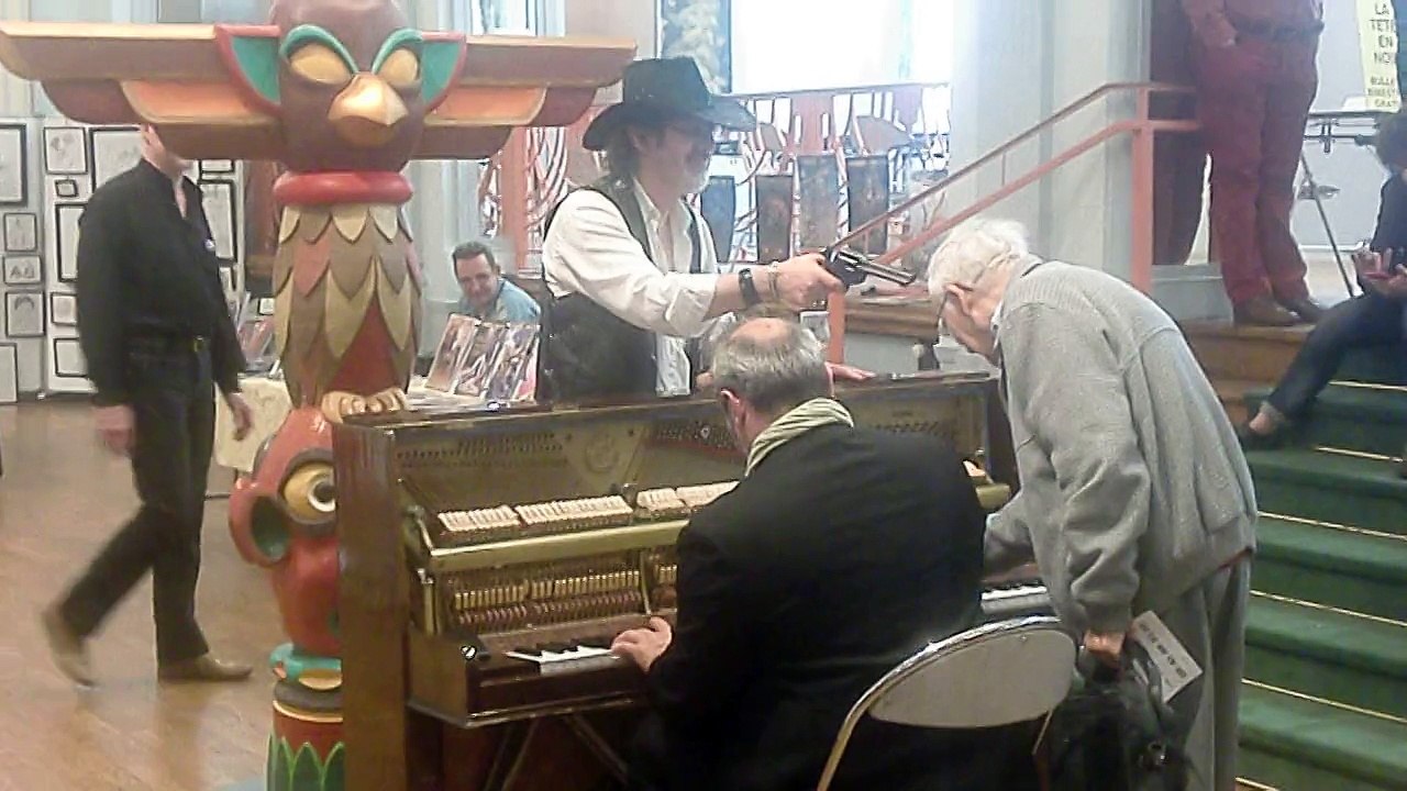 Imajn'ère 2015 : Ambiance saloon et improvisation autour d'un piano-bar