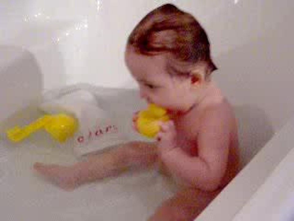 clara dans le bain
