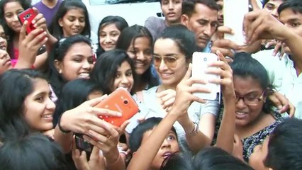 Shraddha Kapoor Watches 'Dil Dhadakne Do'