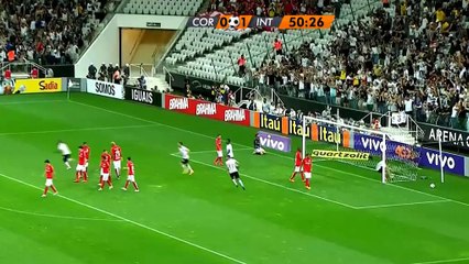 Jadson, punizione perfetta...alla Pirlo