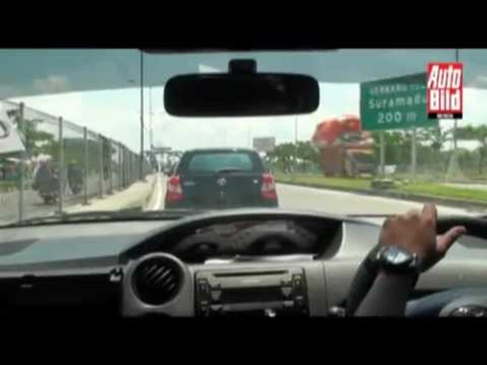Toyota Etios Valco  Media Test Drive. Jelajahi...