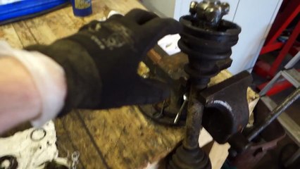 How to disassemble driveshaft Ford front axle