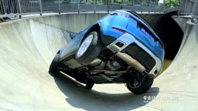 BEST of Supercars 2015 - Range Rover Evoque Skate Park Stunt - Super Car
