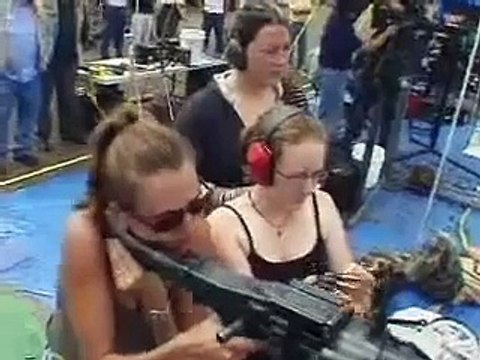 Lotsa Guns! GUNS GUNS GUNS!!!!!