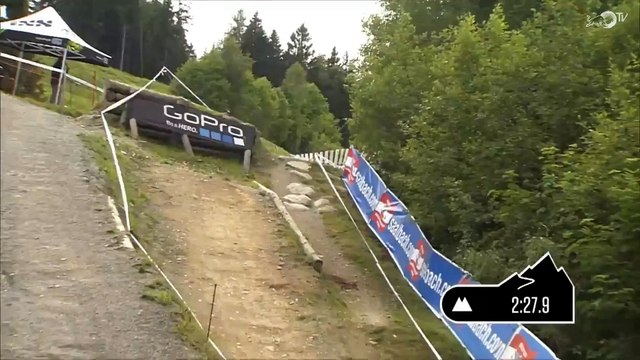 VTT : Aaron Gwin remporte la course de Leogang 2015 sans sa chaîne