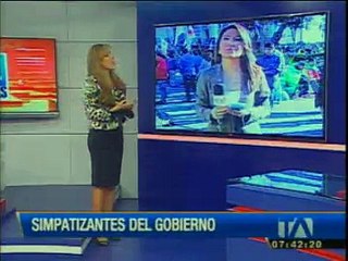 Simpatizantes de Alianza País se reúnen en la Plaza Grande
