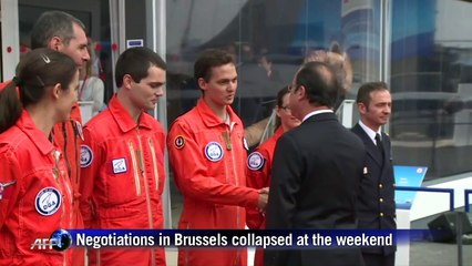 Hollande urges restart of Greece talks