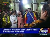 Juan Gabriel le cantó al Presidente Nicolás Maduro en Miraflores (2/2)