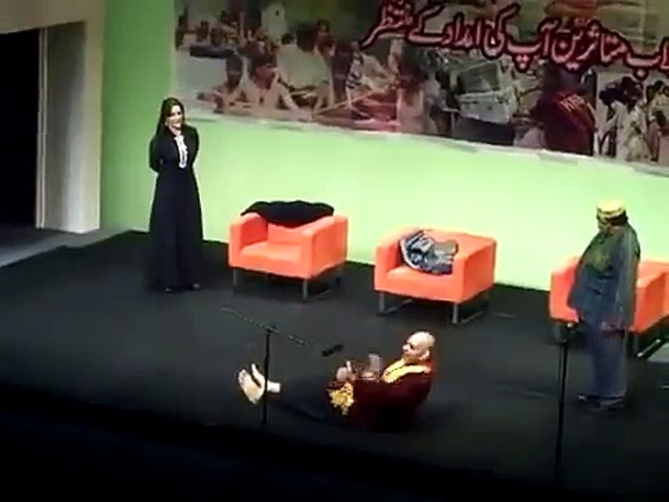 Pakistani Punjabi Stage Drama Nargis new full 2014 Latest Nargis Stage Drama 2014 Clip - YouTube