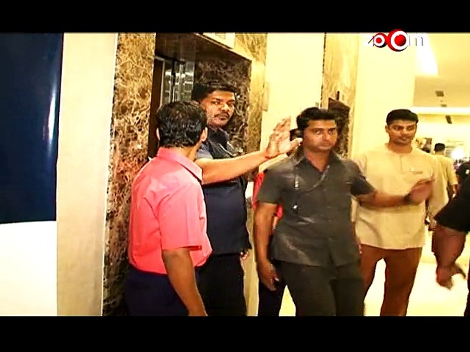 Ranveer Singh and Deepika Padukone play hide and seek with the media - Bollywood News