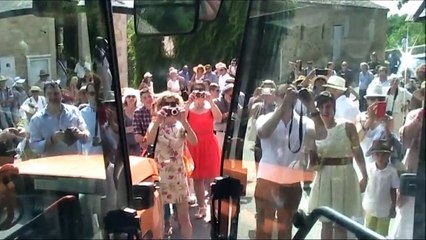 Gégé & Kiki : l'arrivée en tracteur