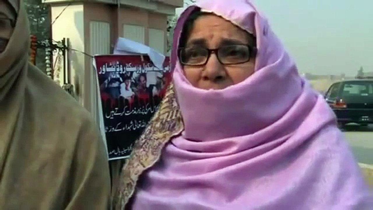 Pakistan resumes prisoner executions in wake of school massacre
