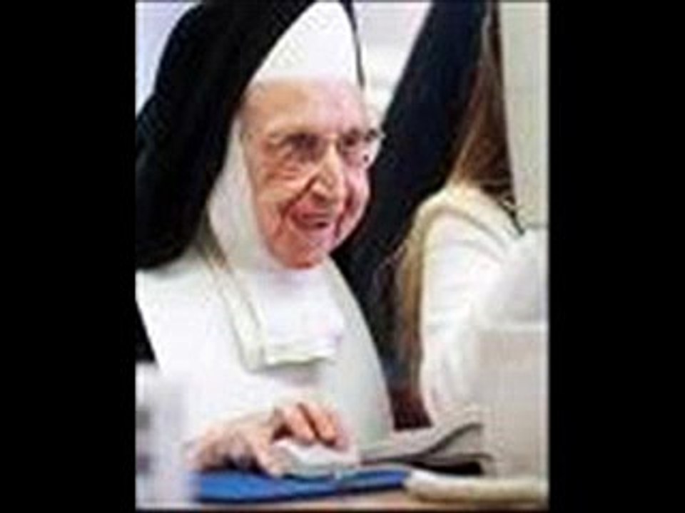 chiste de la monja y los nombres de los santos (loquendo)