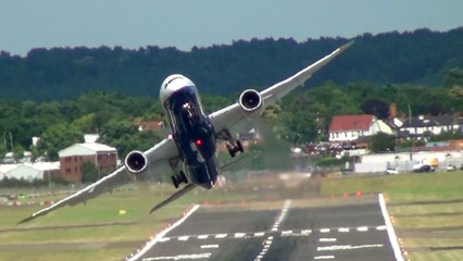 Boeing Prepares the 787-9 Dreamliner for the 2015 Paris Airways Show