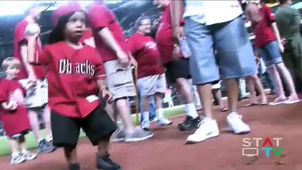 AMAR'E THROWS OUT FIRST PITCH - StatTV