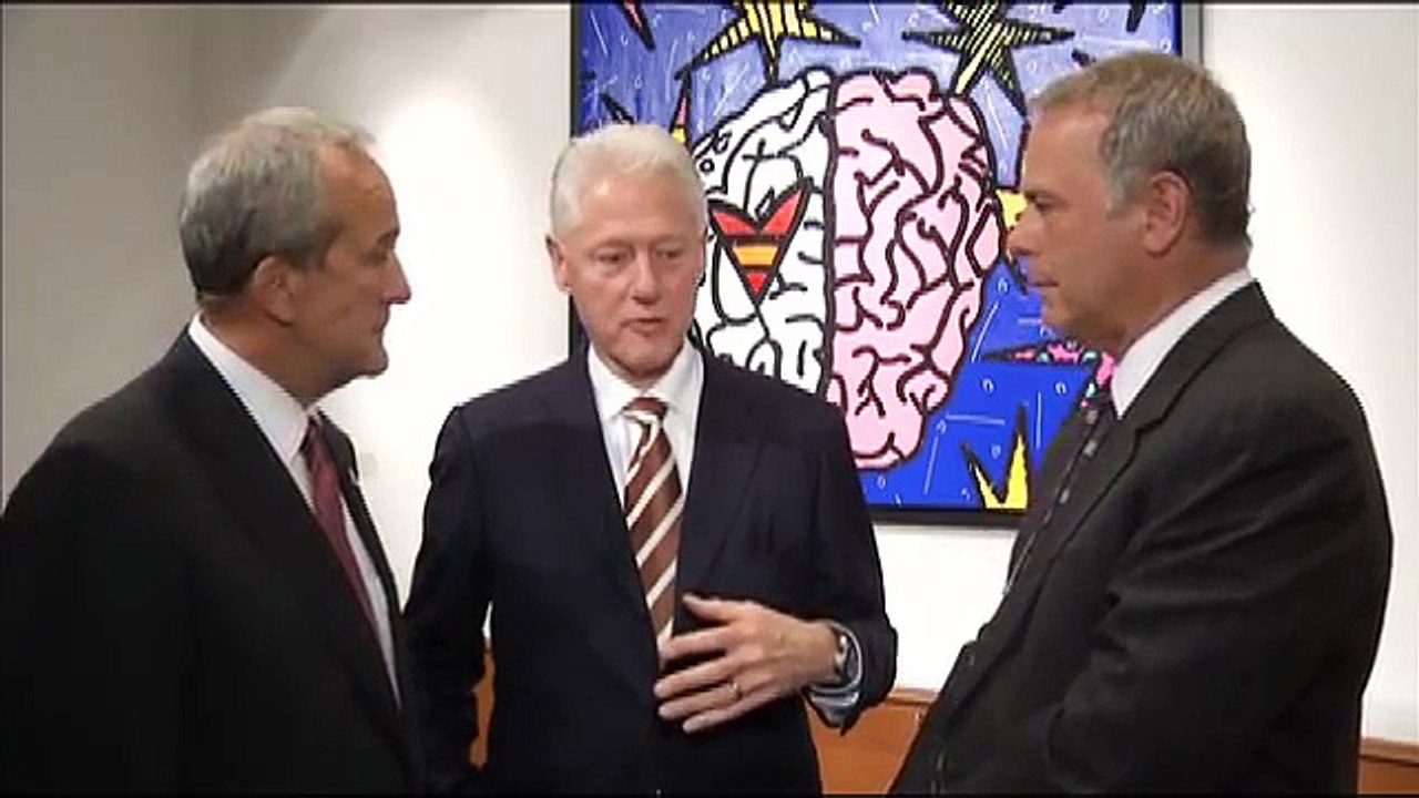 President Bill Clinton visits Cleveland Clinic Lou Ruvo Center for Brain Health