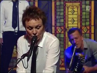 Laurie Anderson - Only An Expert (Live Letterman) 2010